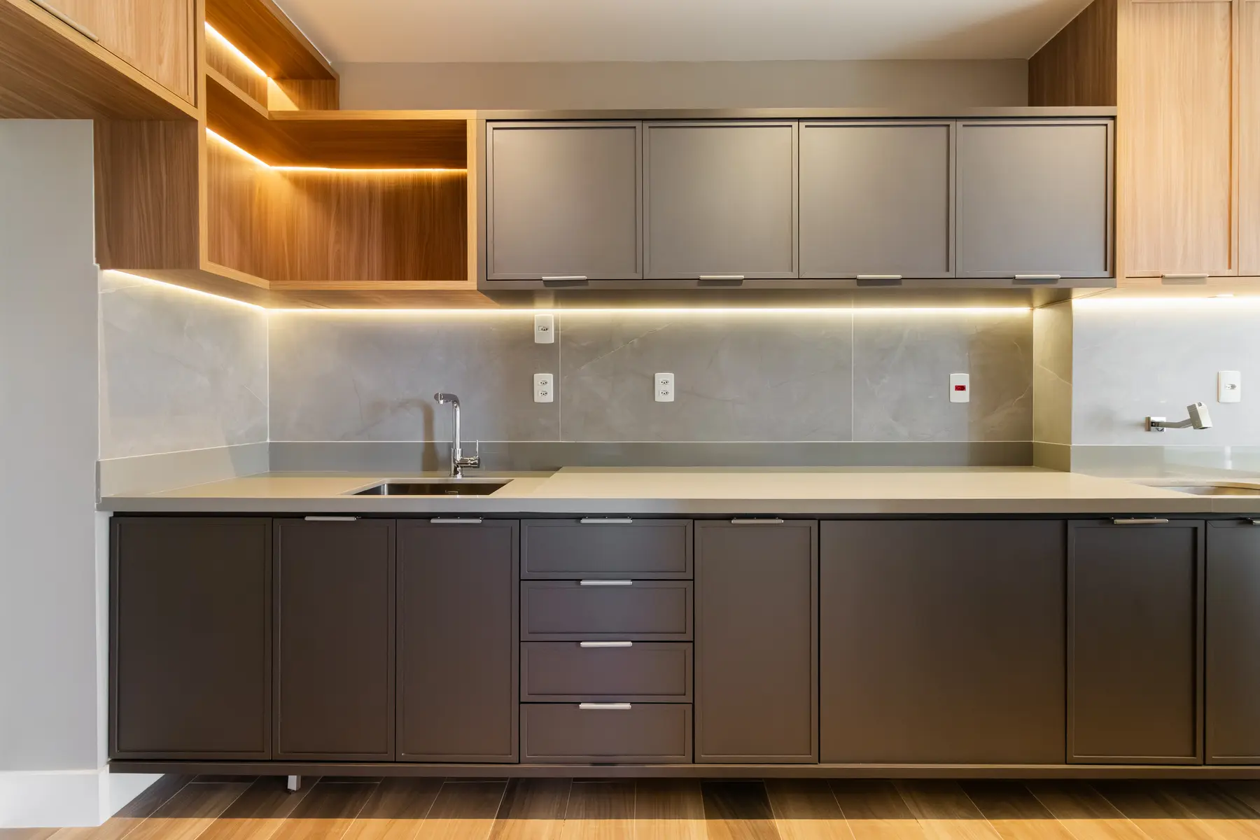 Cozinha planejada do apartamento à venda em Indaiatuba